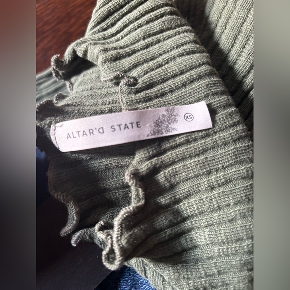 Sage green sweater top - Picture 5 of 5